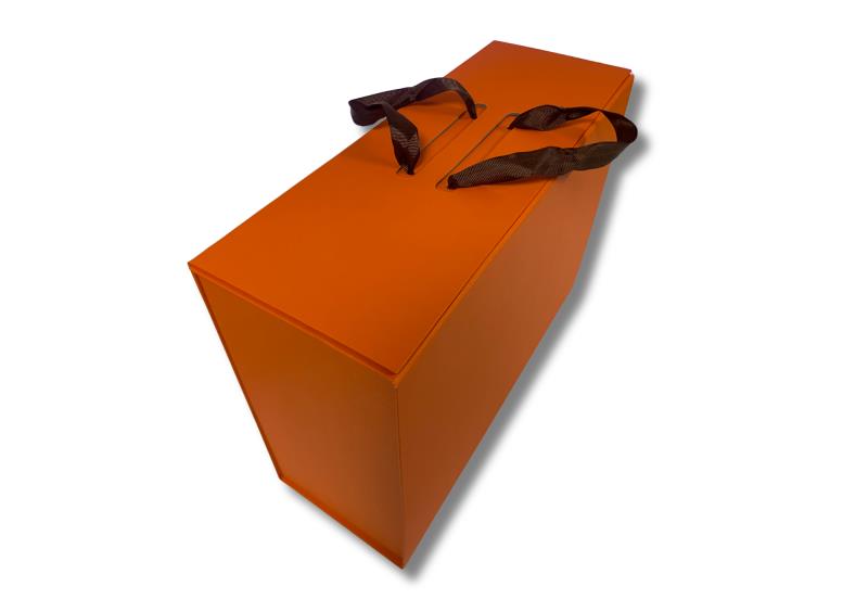 Custom logo: BUSINESS KIT GIFT BOXS, your one-stop gifting solutions